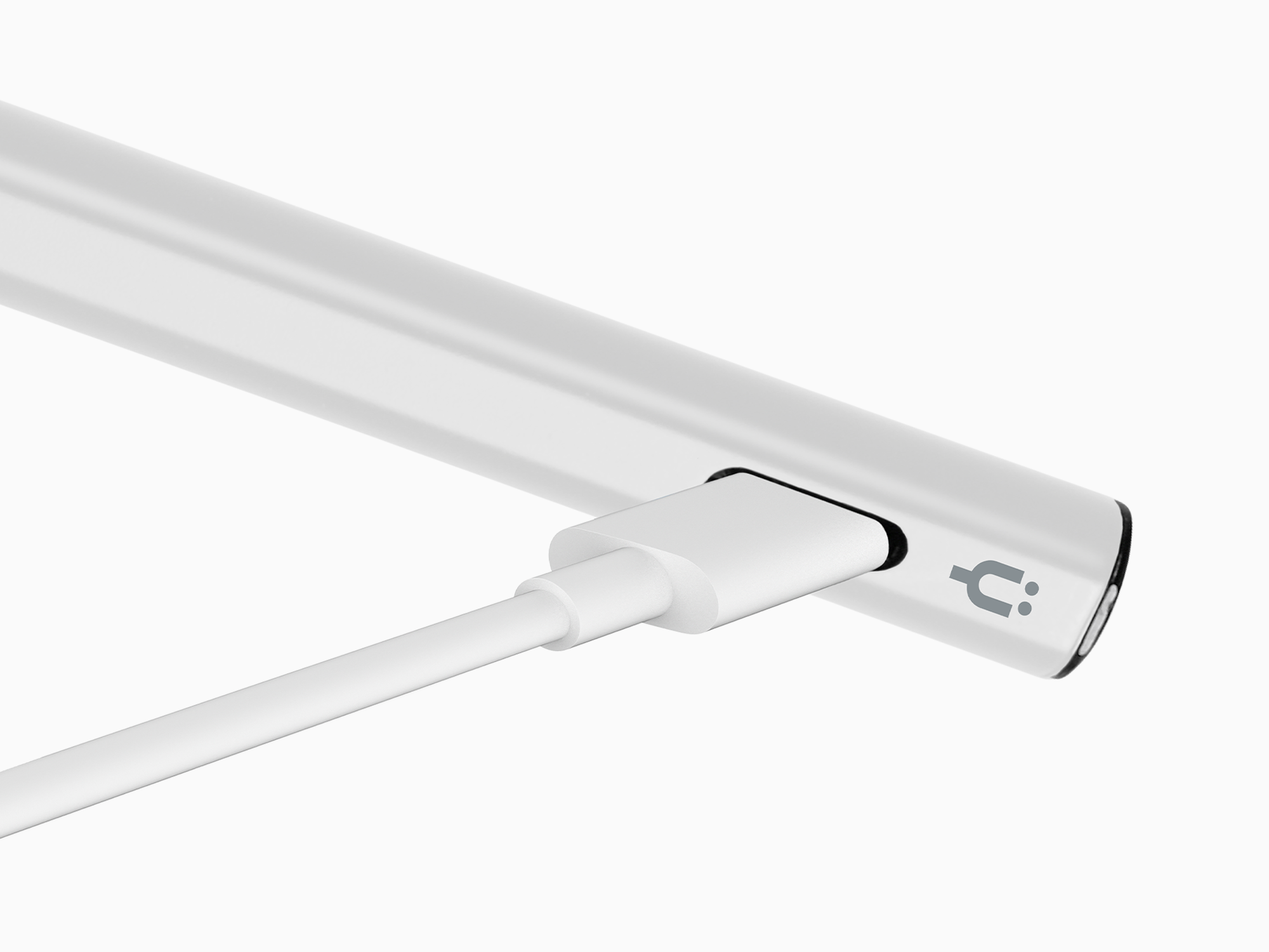 Tinymoose Pencil X USB-C charging – fast and reliable power with 130+ hours of battery life on a single charge | شحن USB-C لقلم تاينيموس إكس – طاقة سريعة وموثوقة مع أكثر من 130 ساعة استخدام بشحنة واحدة