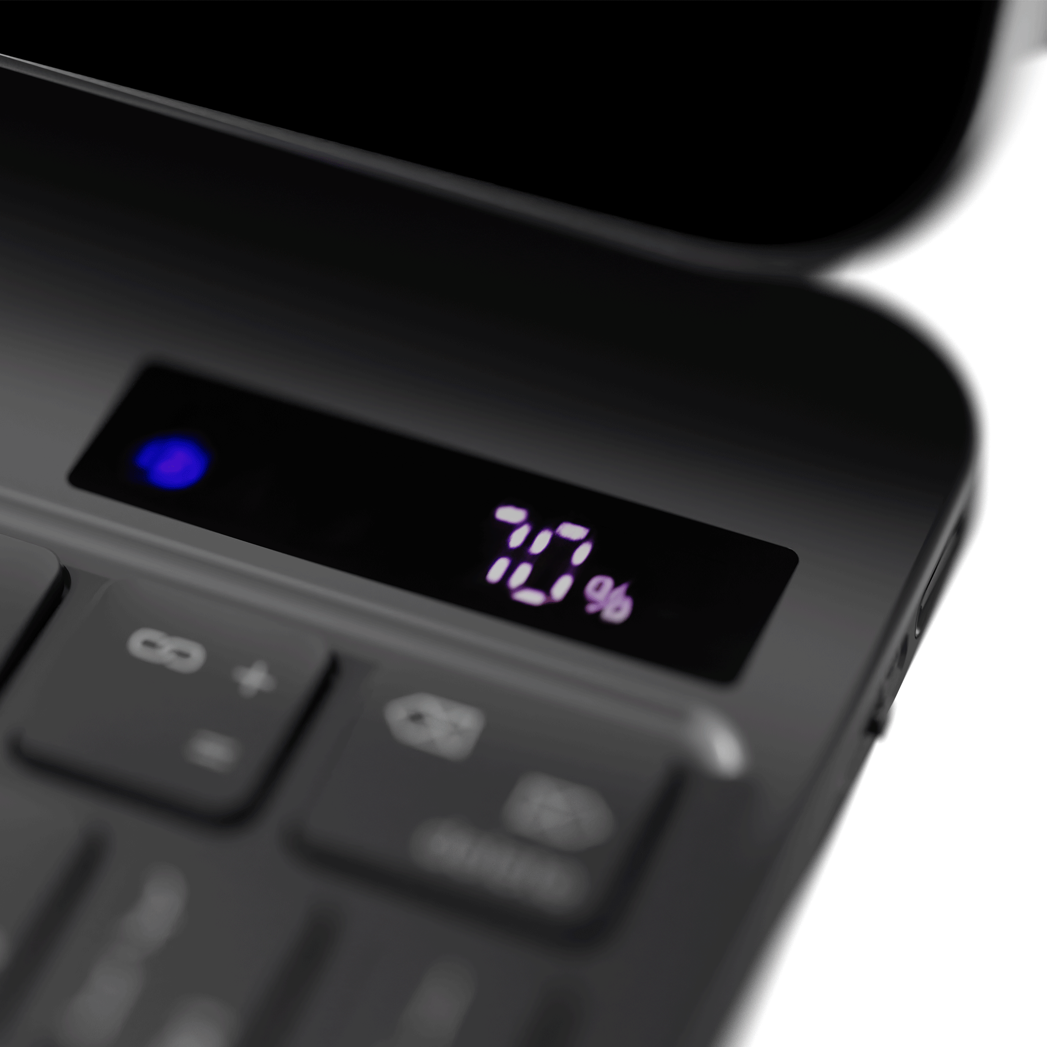 SpacePad Pro iPad Keyboard - Black battery indicator showing 70% charge.